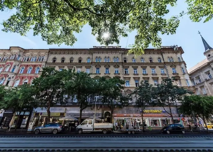 Very Stylish And Central Ac Apartment