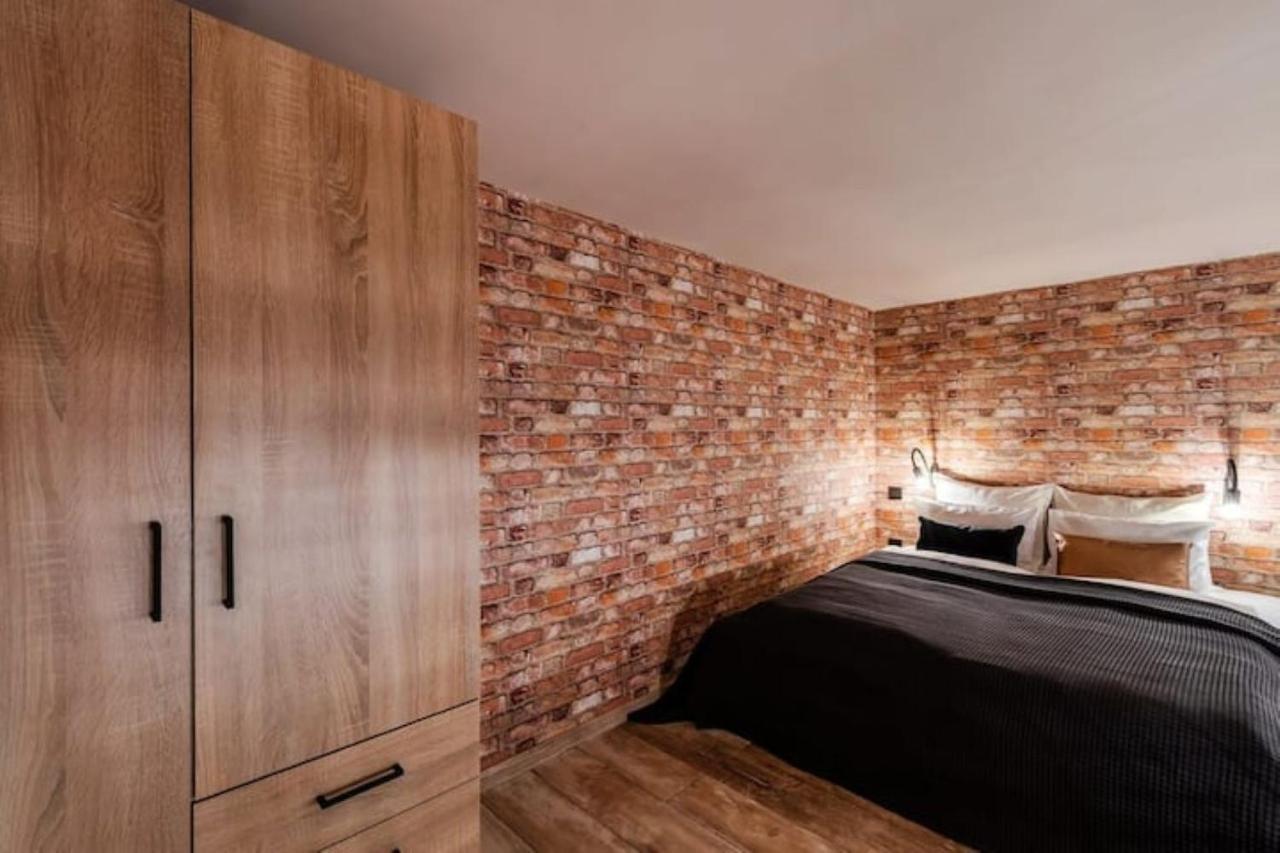 Very Stylish And Ac Apartment